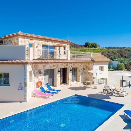Villa Christel Lachi Exterior photo